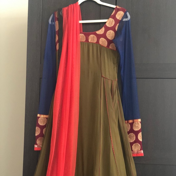 Beautiful anarkali suit - Picture 2 of 10